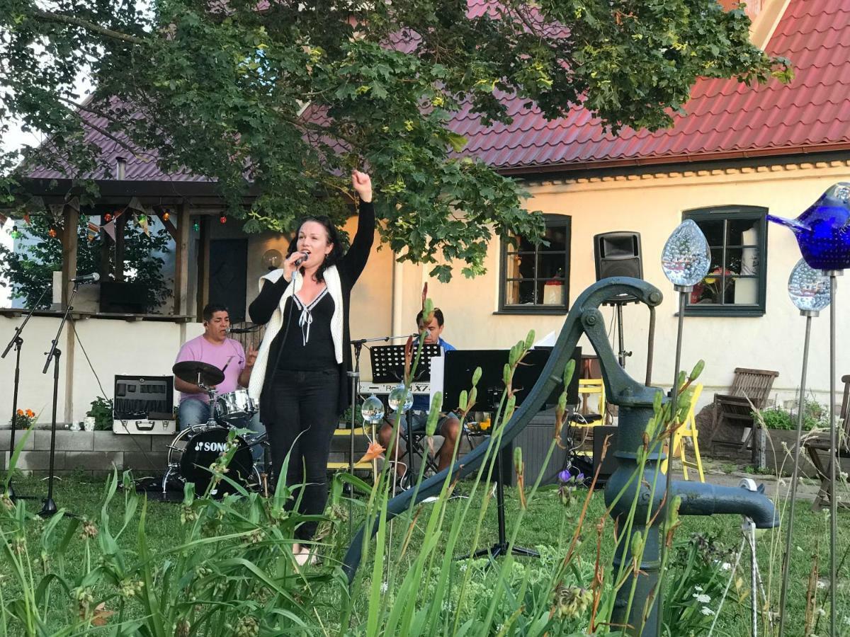 Tryde 1303 B&B Pa Oesterlen Tomelilla Luaran gambar